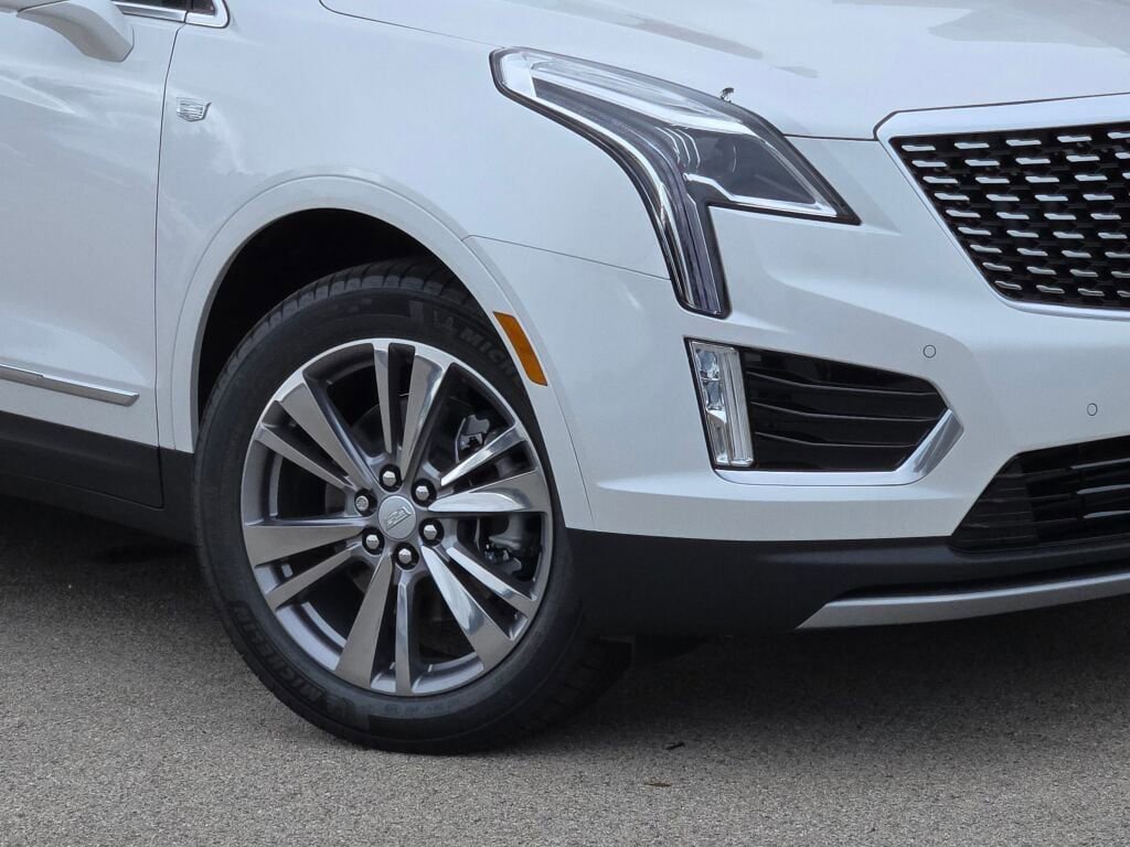 New 2025 Cadillac XT5 Premium Luxury image 3