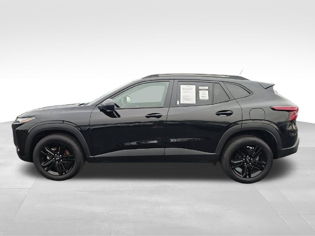 Used 2025 Chevrolet Trax ACTIV w/ Driver Confidence Package FWD image 3