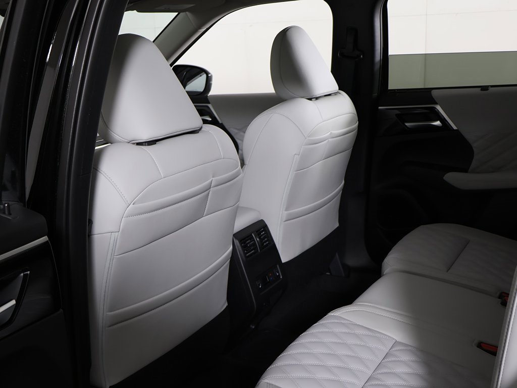 New 2025 Mitsubishi Outlander SEL image 34