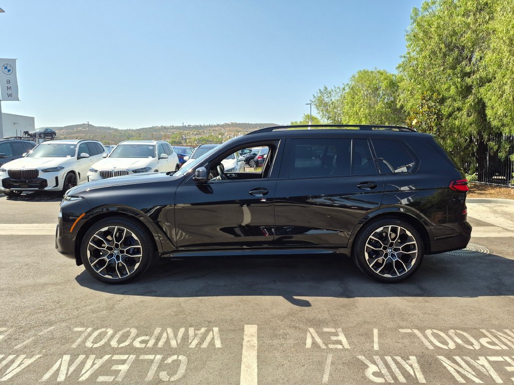 Used 2026 BMW X7 xDrive40i w/ M Sport Package AWD/4WD image 5