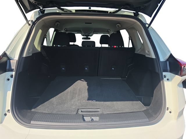 Used 2024 Nissan Rogue S FWD image 18