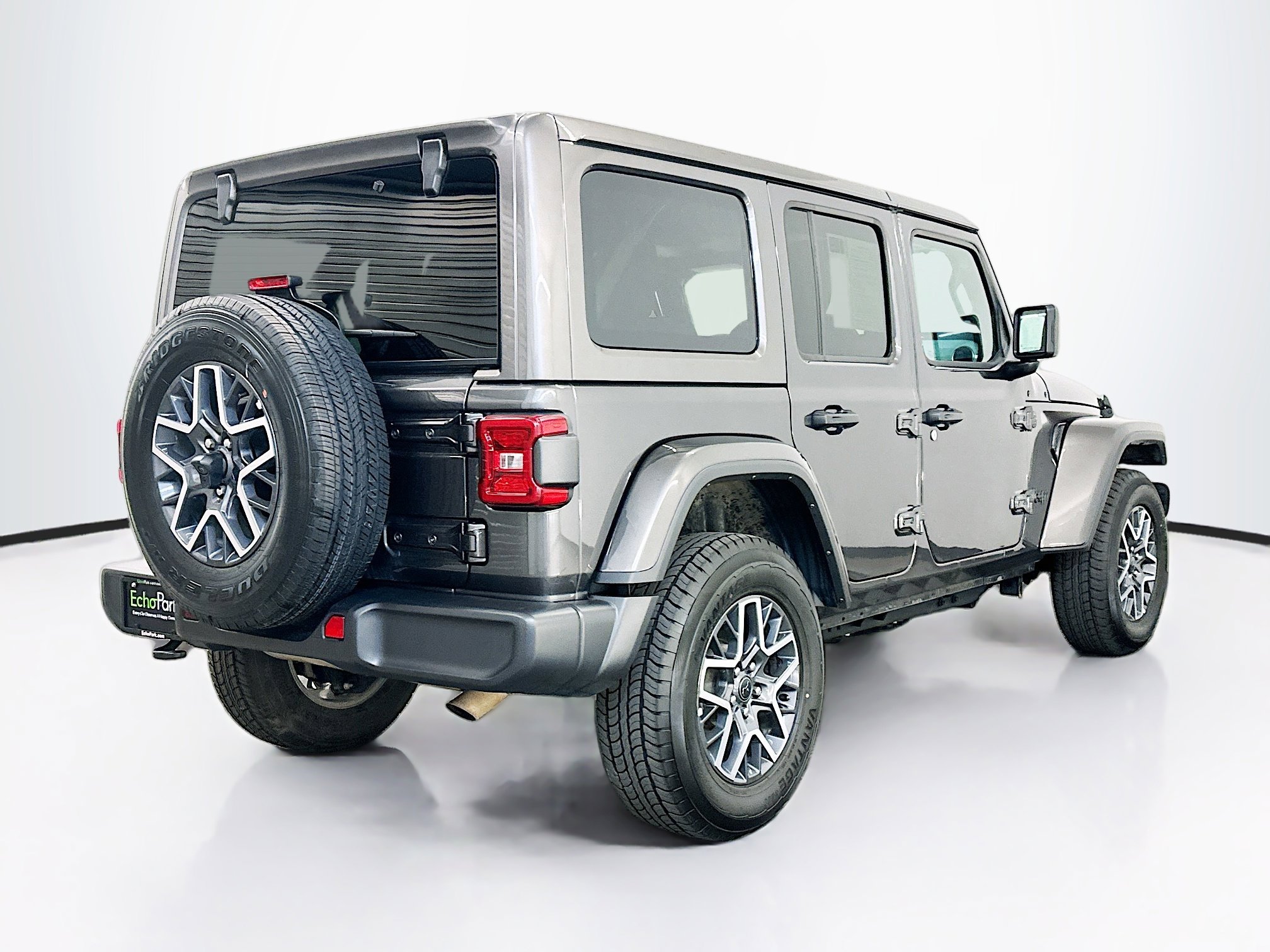 Used 2025 Jeep Wrangler Unlimited Sahara AWD/4WD image 9