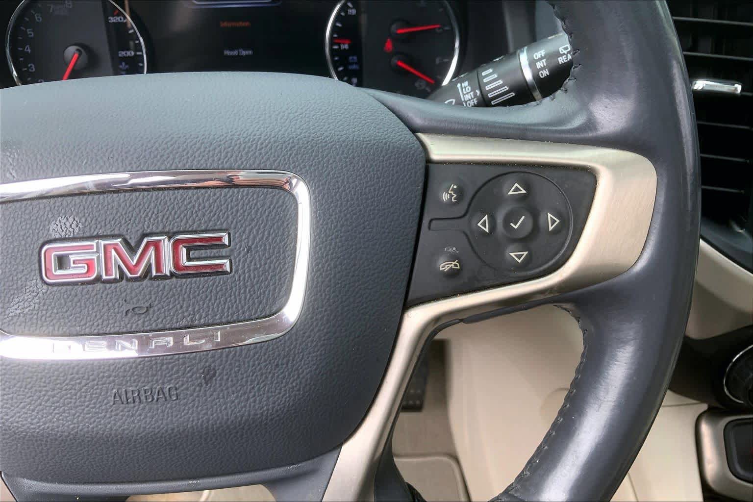 Used 2021 GMC Acadia Denali w/ Denali Ultimate Package AWD/4WD image 25