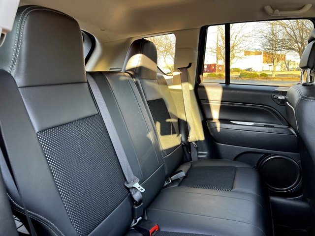 Used 2016 Jeep Compass Latitude image 22