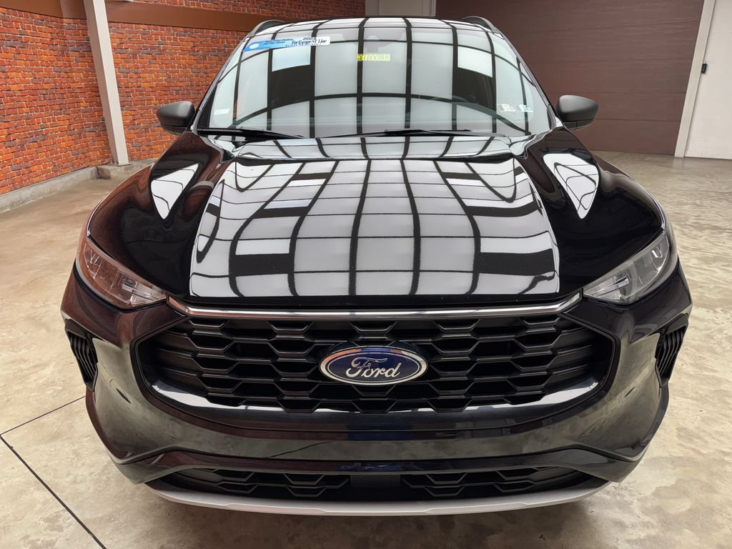 Used 2023 Ford Escape ST-Line w/ Tech Pack #1 AWD/4WD image 9