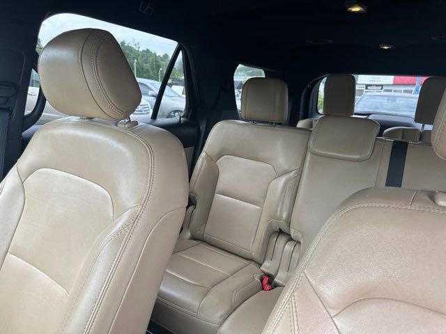 Used 2017 Ford Explorer XLT w/ Equipment Group 202A image 25
