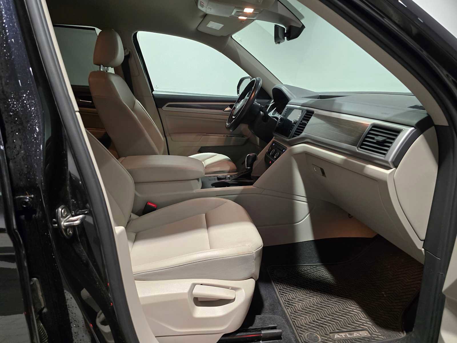 Used 2018 Volkswagen Atlas SE image 13