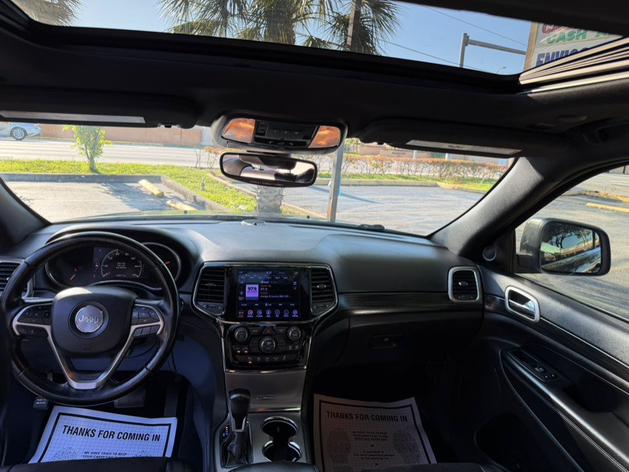 Used 2020 Jeep Grand Cherokee Laredo w/ Security & Convenience Group AWD/4WD image 28