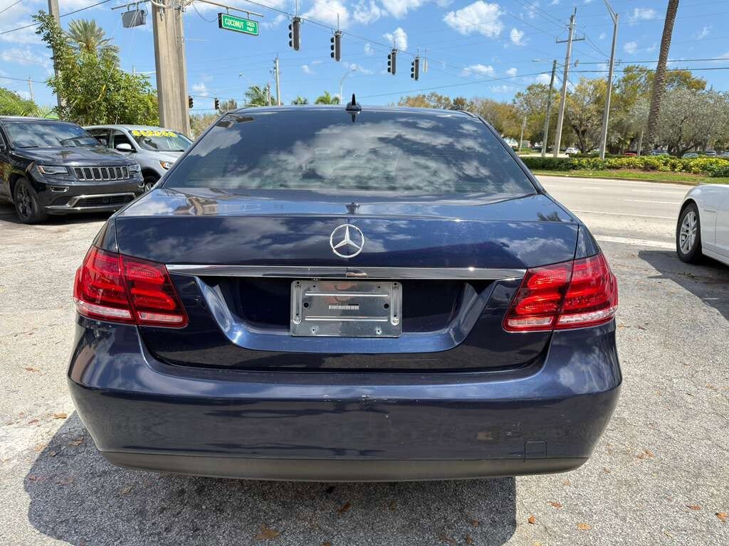 Used 2015 Mercedes-Benz E 350 4MATIC Sedan image 4