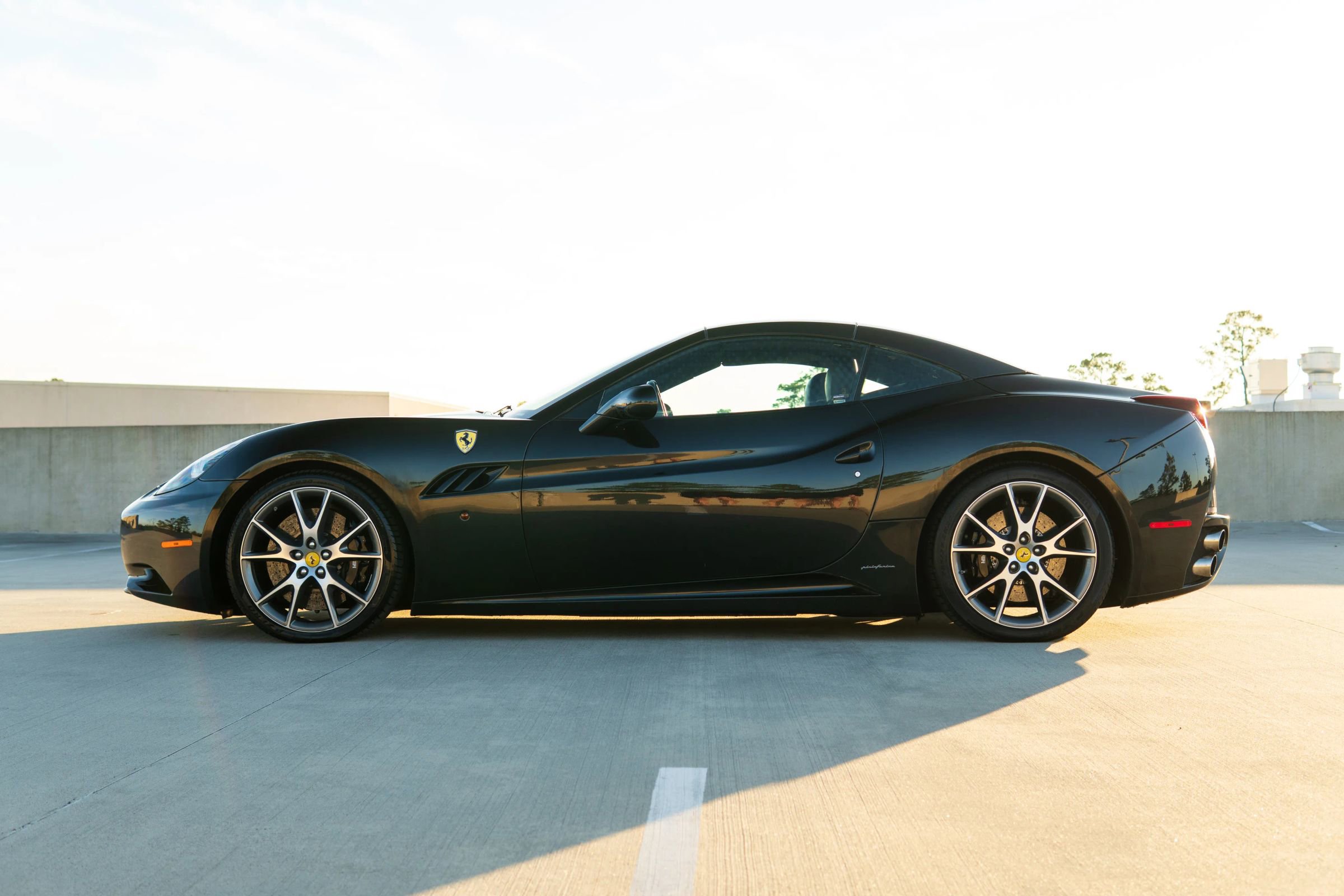 Used 2010 Ferrari California RWD image 10