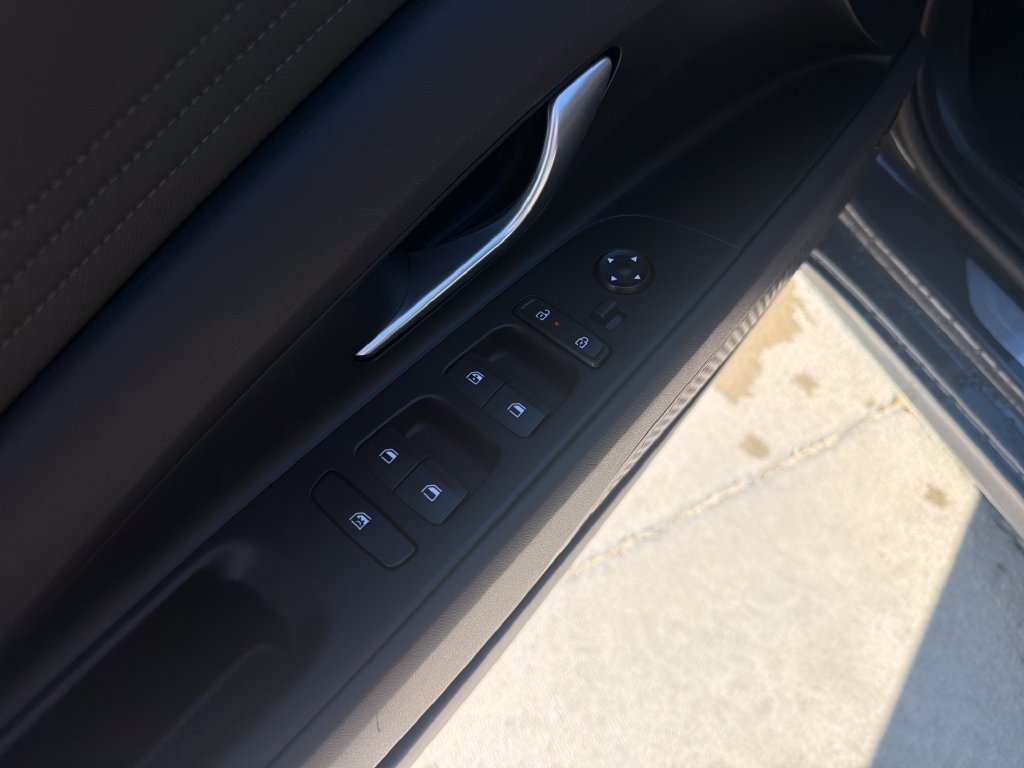 New 2026 Hyundai Elantra Limited FWD image 16