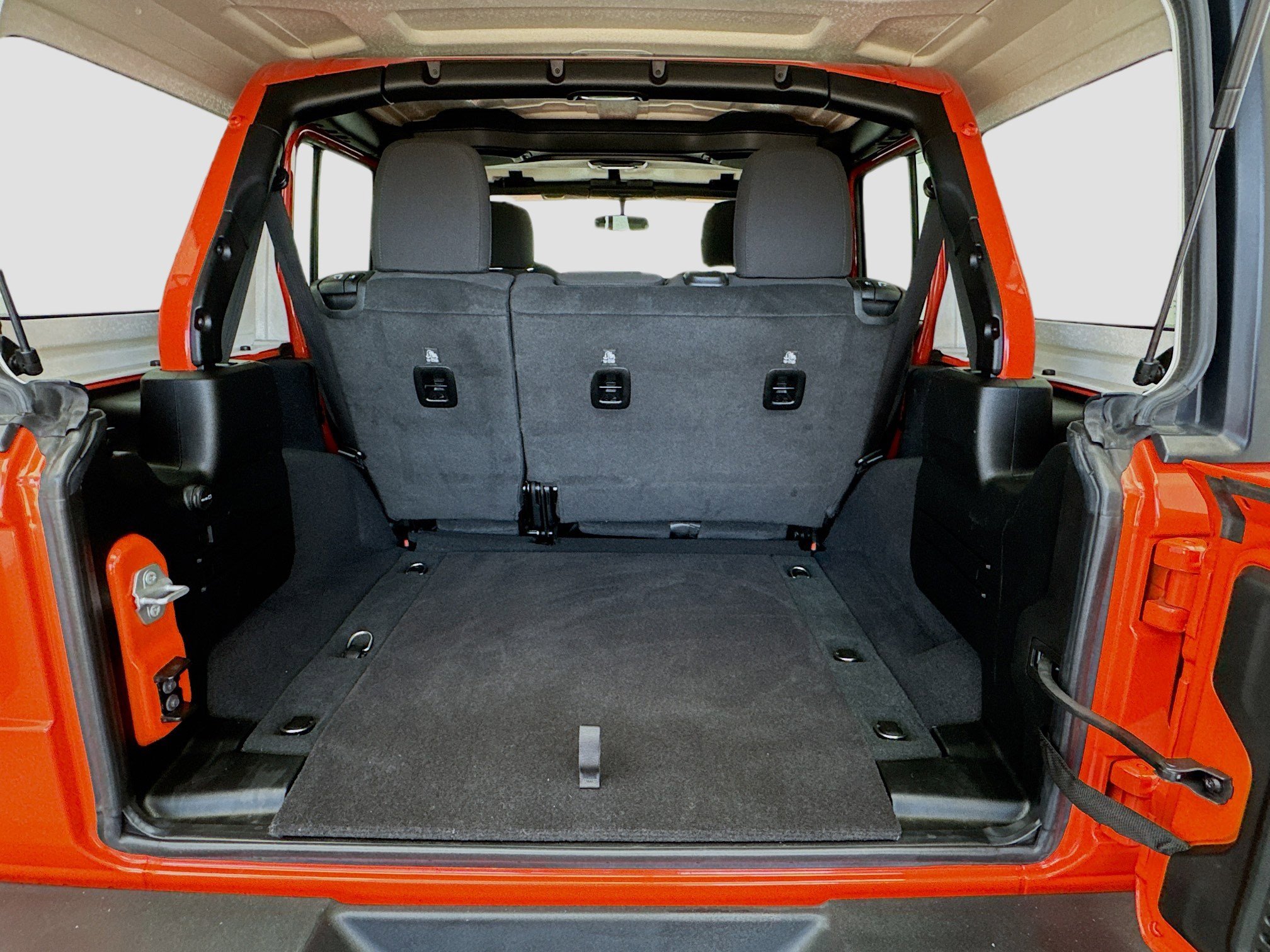 Used 2023 Jeep Wrangler Sport S image 17