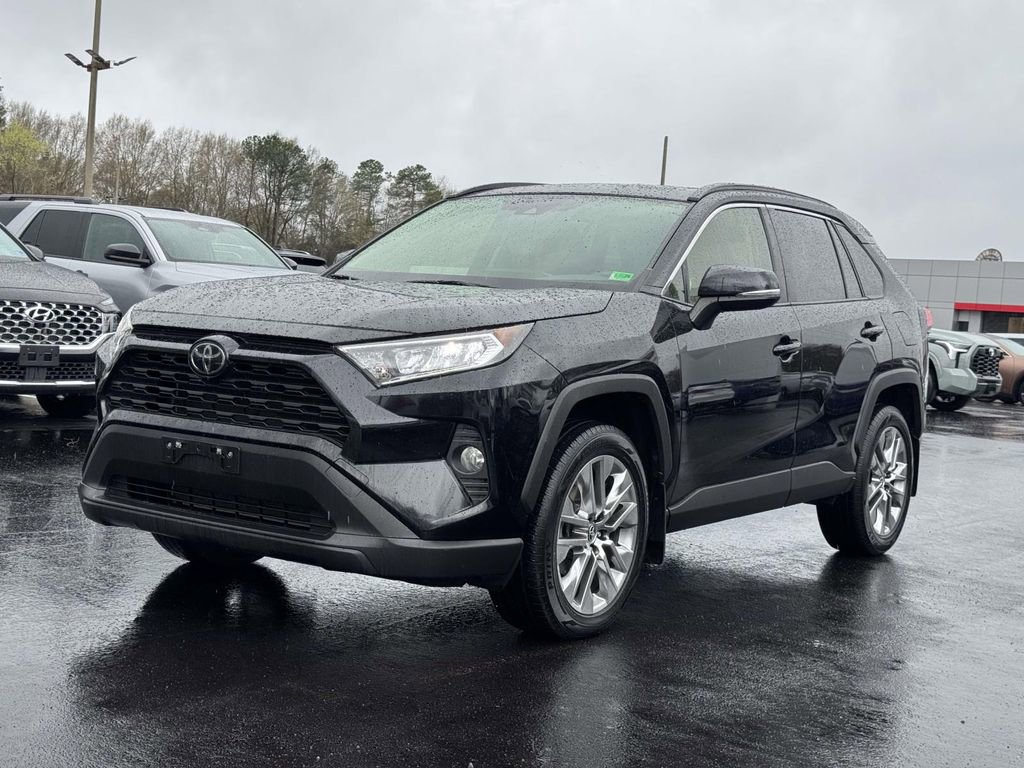 Used 2020 Toyota RAV4 XLE Premium image 25