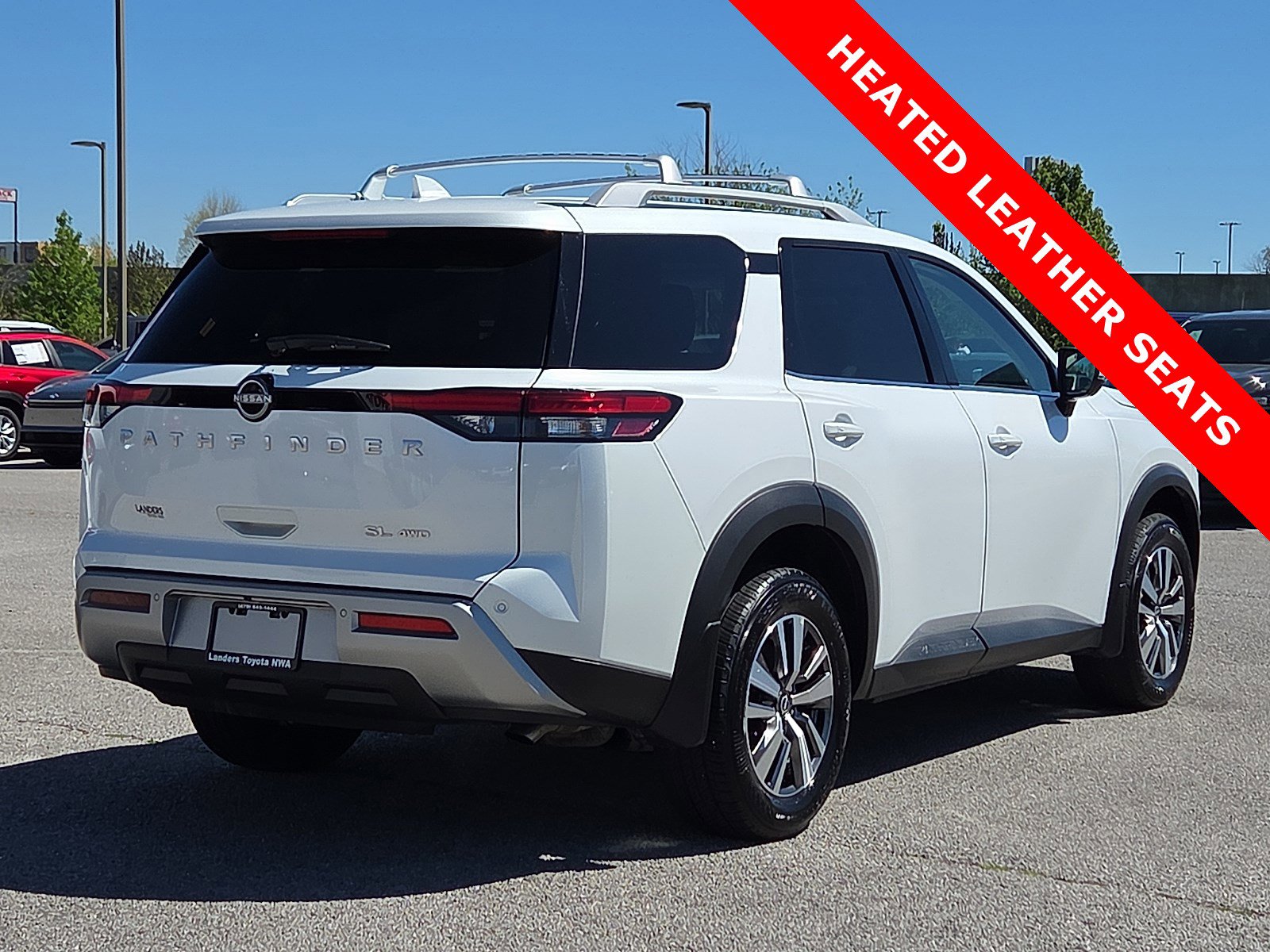 Used 2025 Nissan Pathfinder SL image 5