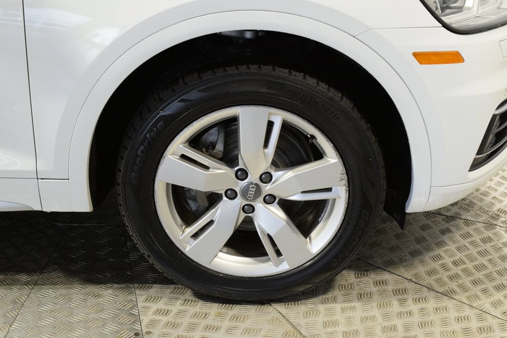 Used 2019 Audi Q5 2.0T Premium Plus w/ Premium Plus Package AWD/4WD image 37
