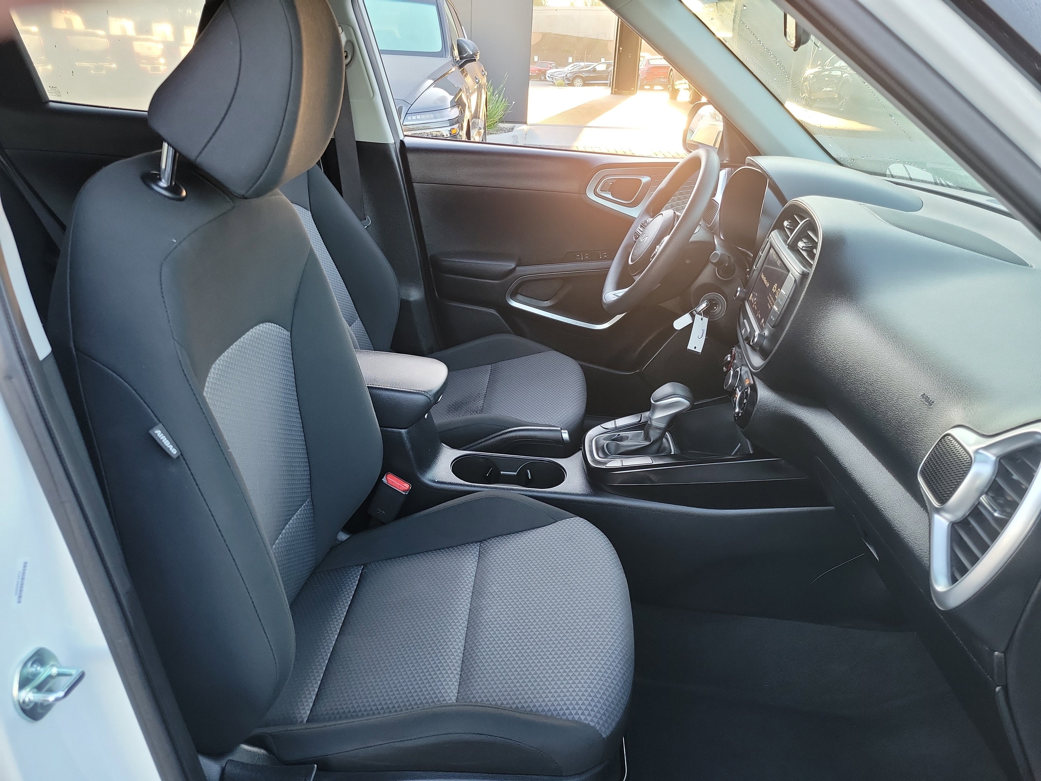 Used 2025 Kia Soul LX image 18