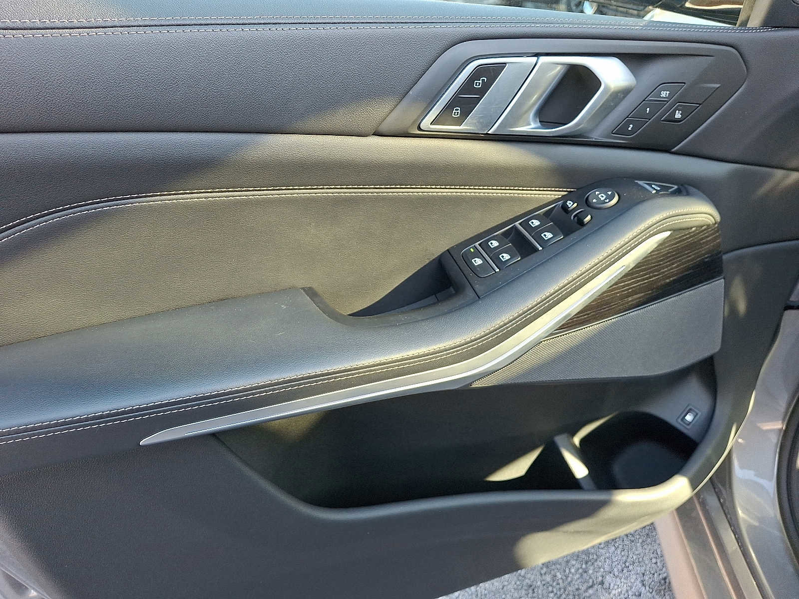 Used 2024 BMW X5 xDrive50e w/ Executive Package image 10