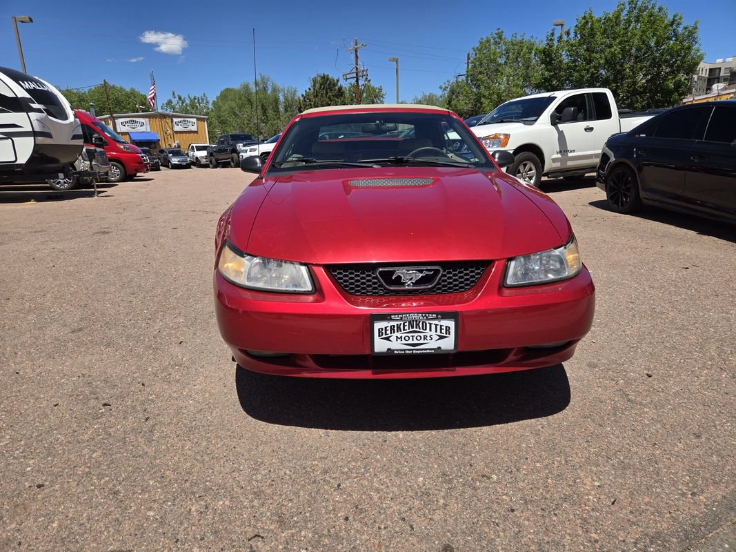 Used 2000 Ford Mustang GT RWD image 3