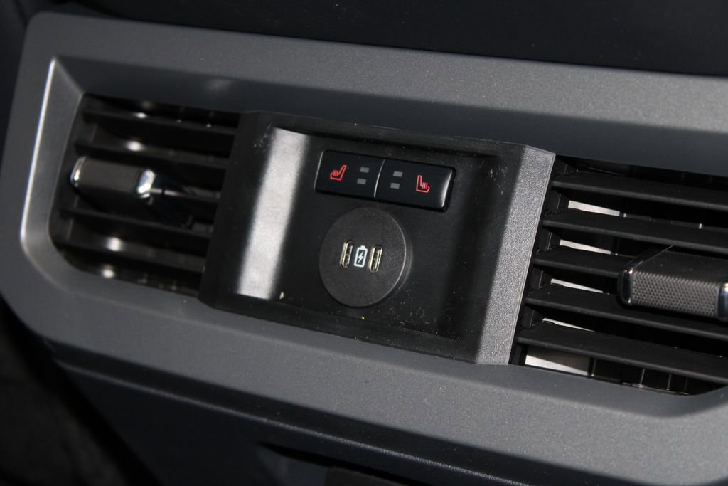 New 2026 Ford F250 Lariat w/ Black Appearance Package image 35