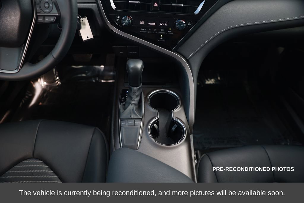 Used 2024 Toyota Camry SE image 29