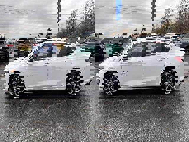 Used 2022 Chevrolet Malibu LT image 4