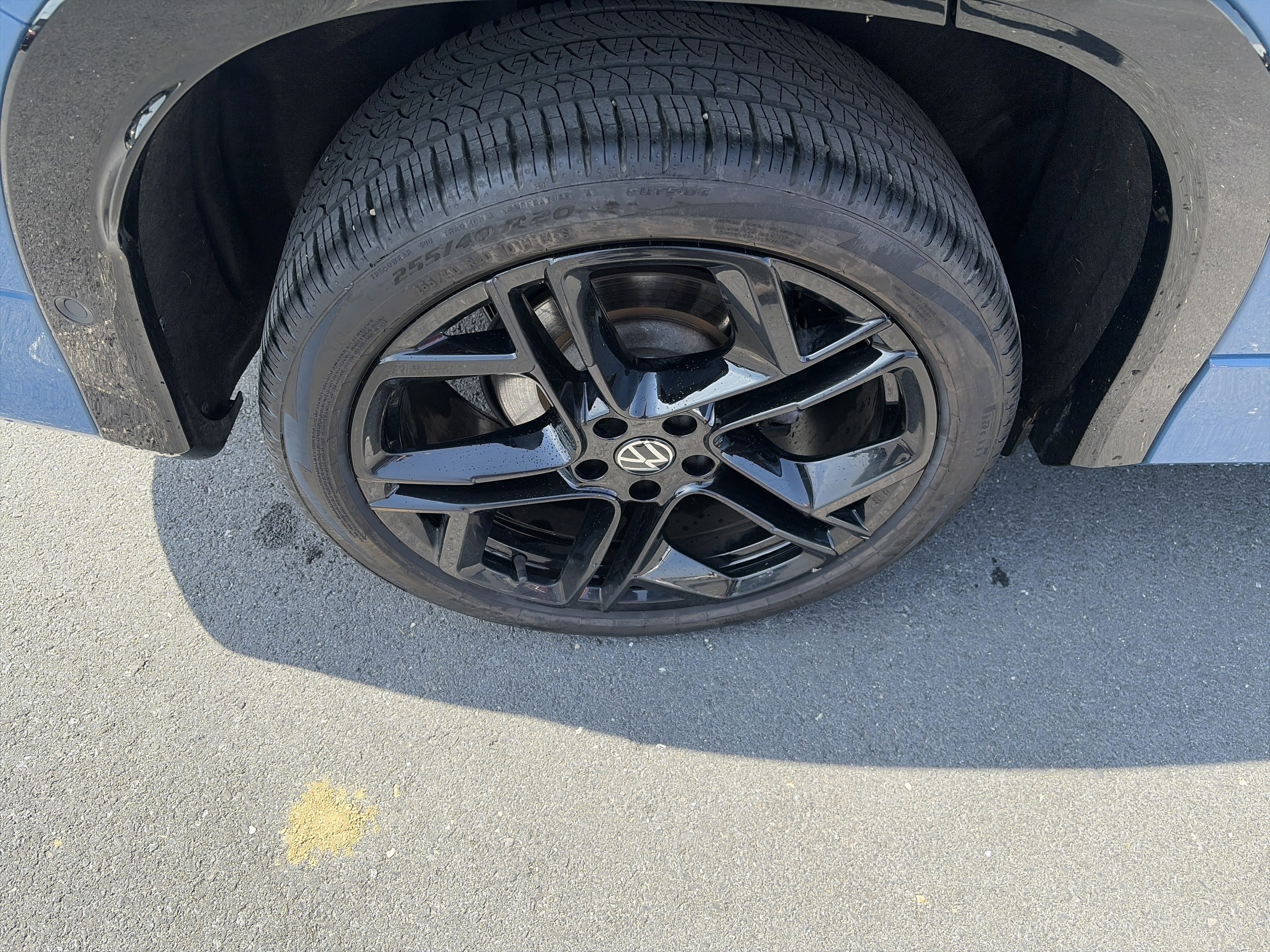 Used 2025 Volkswagen Tiguan SE R-Line AWD/4WD image 16