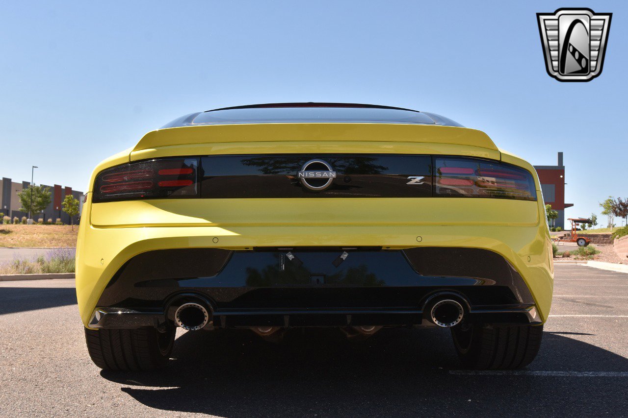 Used 2023 Nissan Z w/ Floor Mat Package (L93) image 5