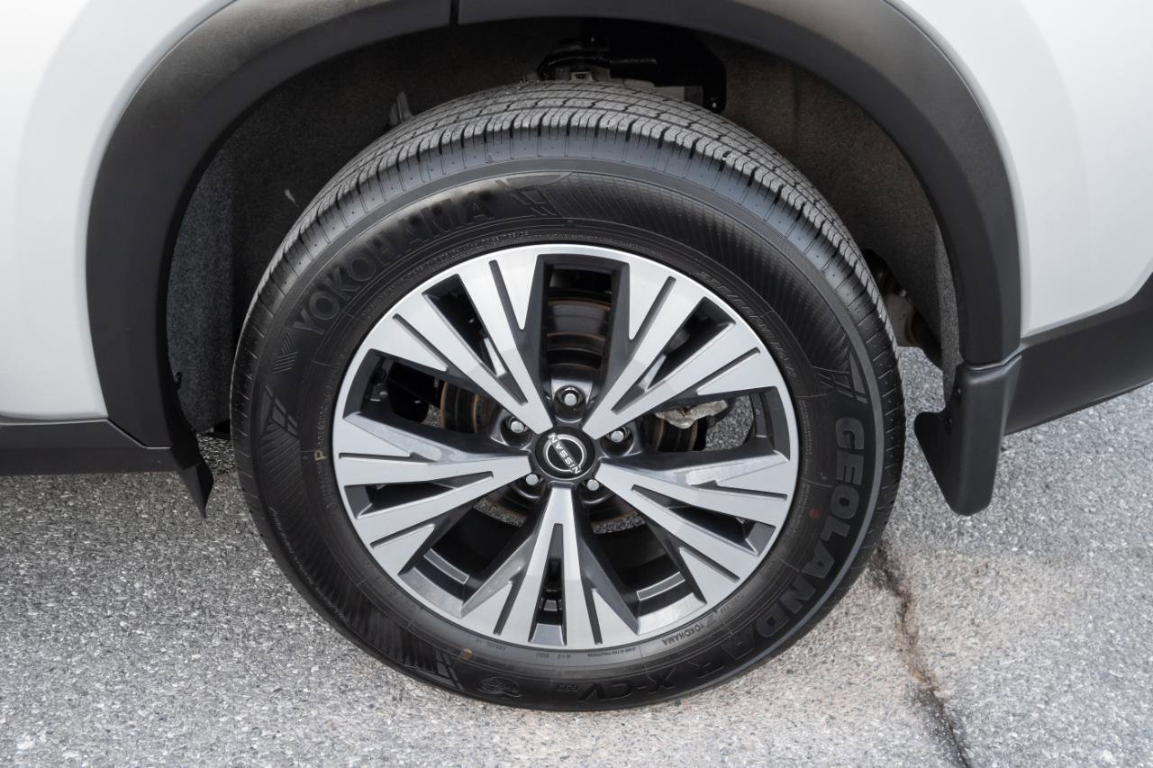 Used 2023 Nissan Rogue SV image 37