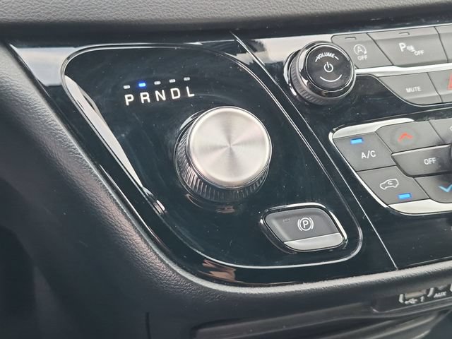 Used 2025 Chrysler Pacifica Select FWD image 27