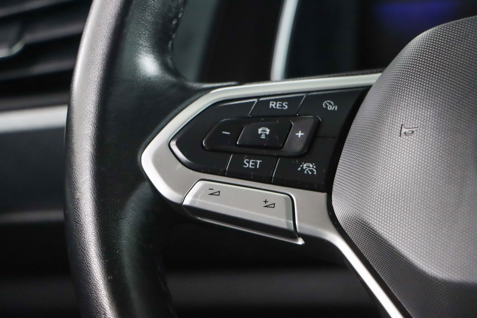 Used 2024 Volkswagen Jetta SE image 13