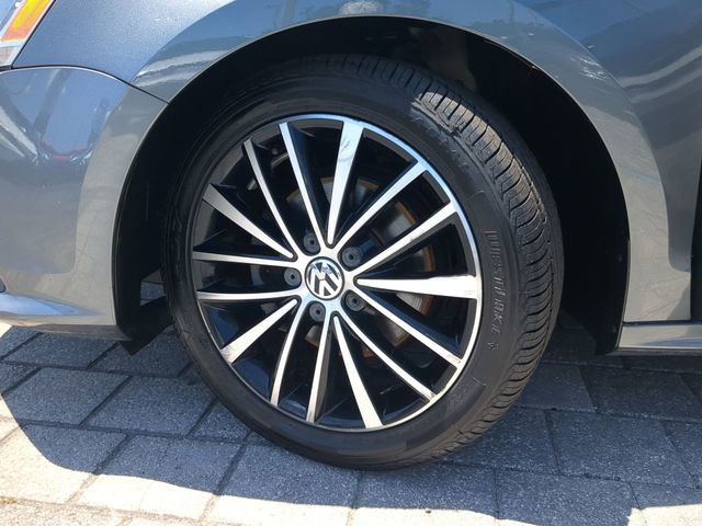 Used 2016 Volkswagen Jetta Sport FWD image 32
