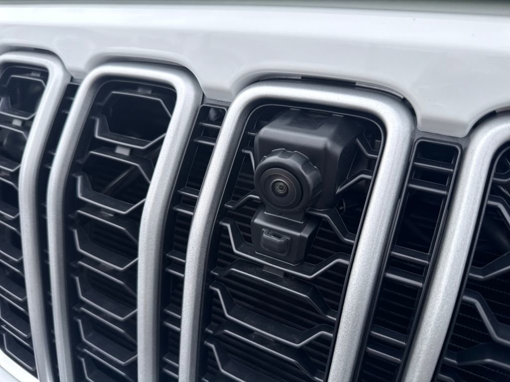 New 2026 Jeep Wrangler Sahara w/ Whitecap Package image 9