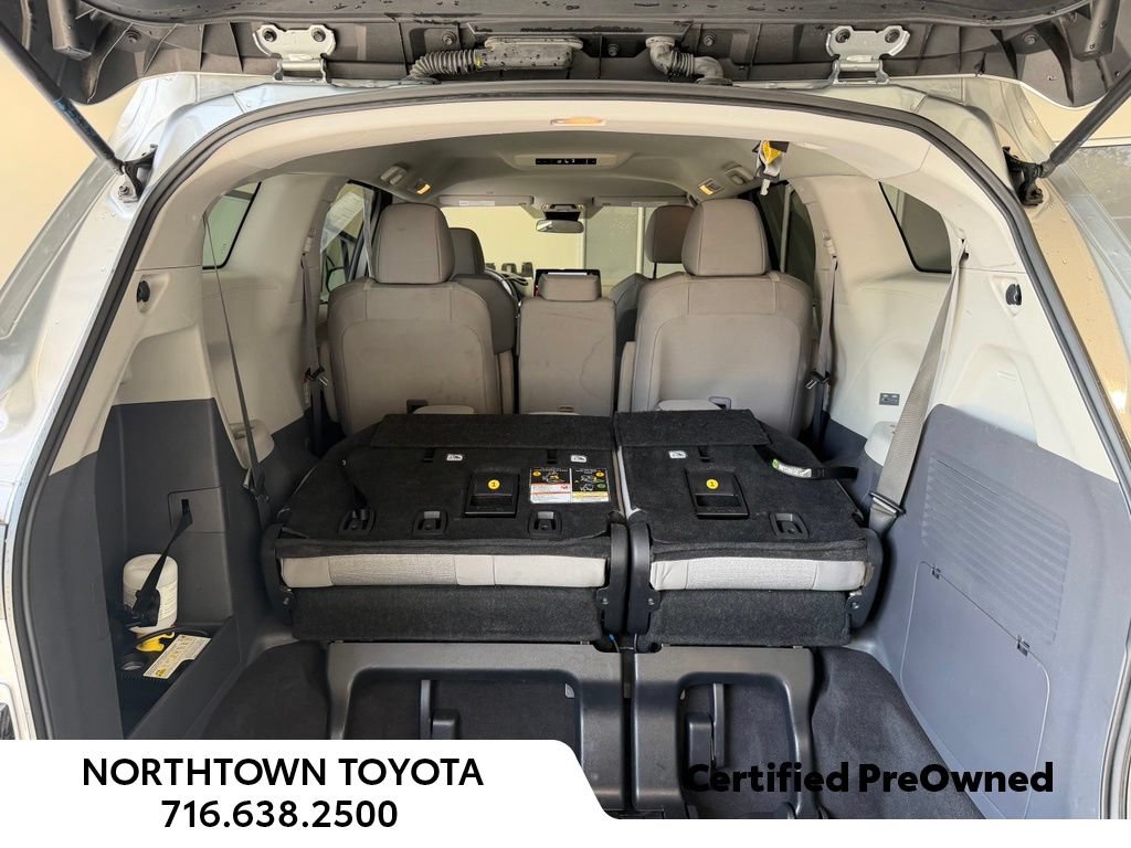 Used 2024 Toyota Sienna LE AWD/4WD image 13