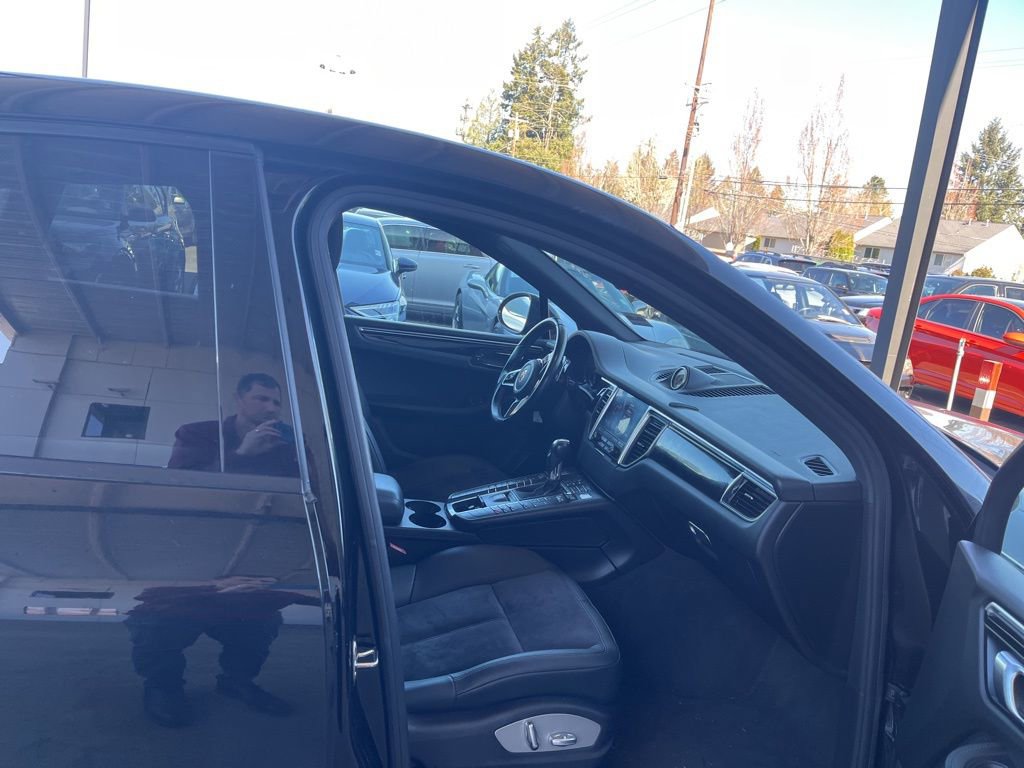 Used 2017 Porsche Macan image 9