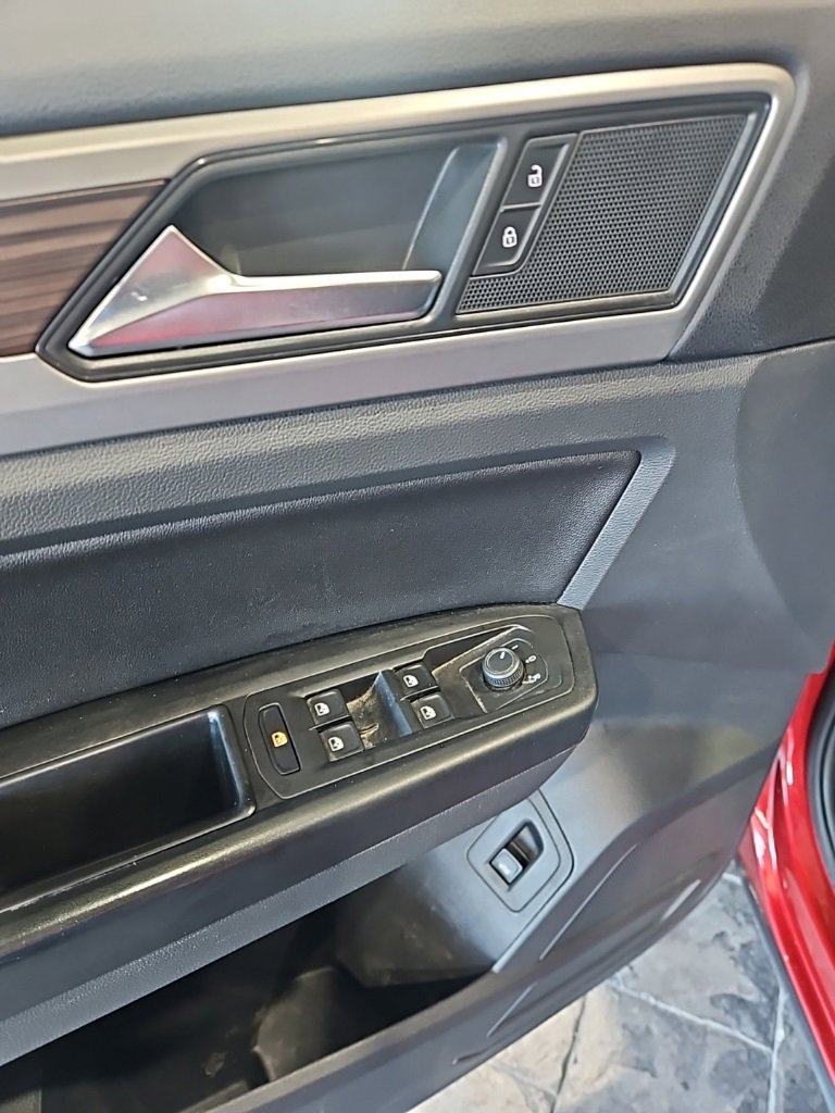 Used 2021 Volkswagen Atlas SE image 25