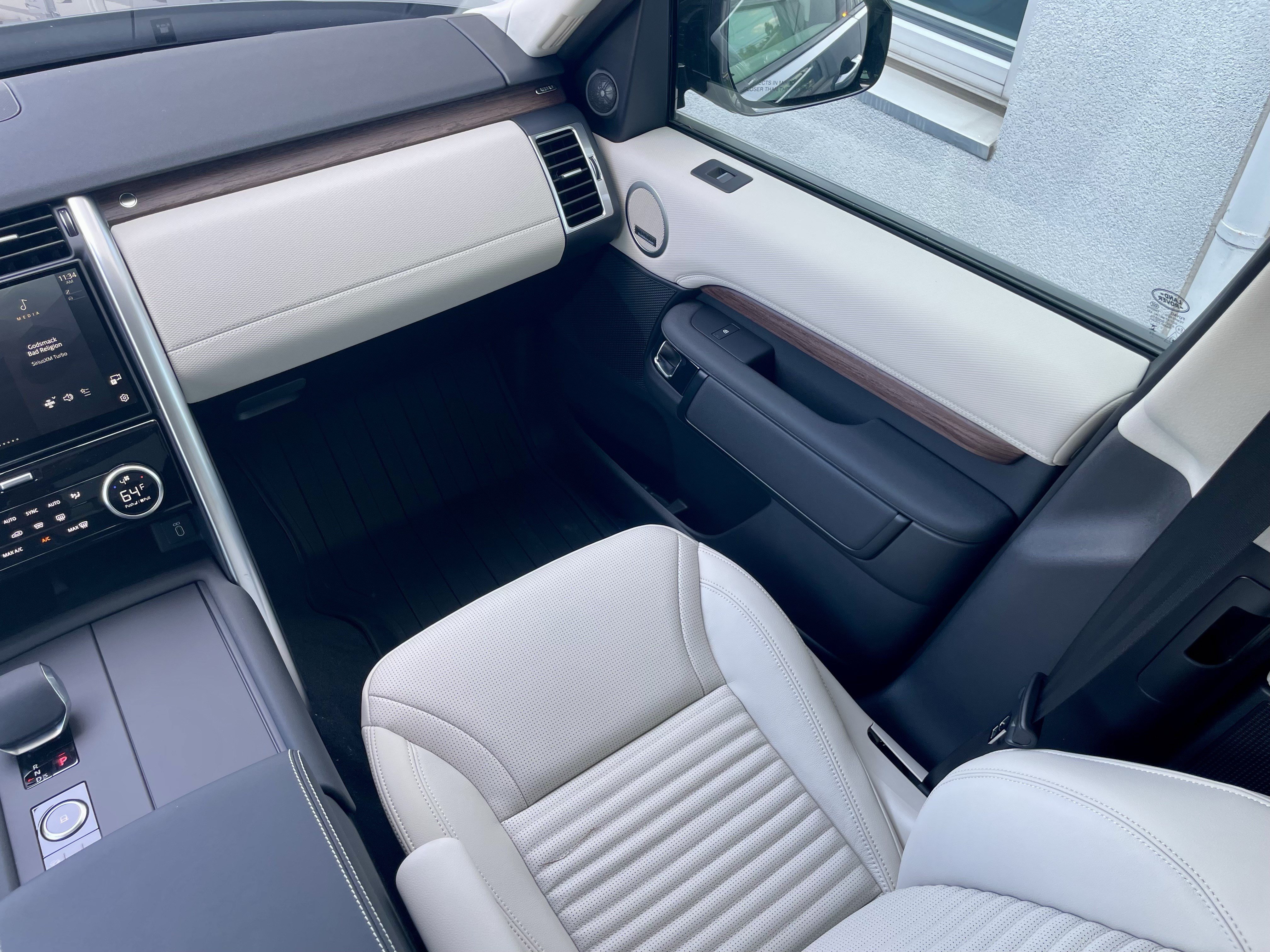 New 2026 Land Rover Discovery Dynamic SE AWD/4WD image 18