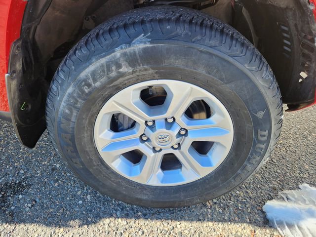 Used 2022 Toyota 4Runner SR5 Premium w/ Moonroof Package image 21