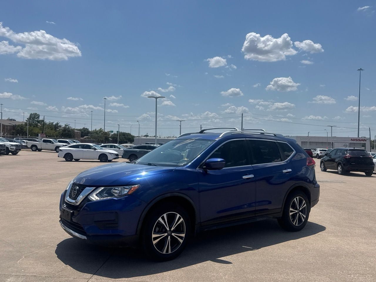 Used 2019 Nissan Rogue SV w/ Sun & Sound Touring Package FWD image 9