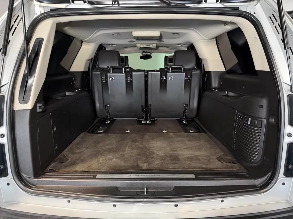 Used 2013 Cadillac Escalade ESV Platinum AWD/4WD image 16