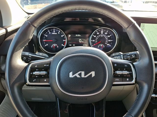 Used 2024 Kia Carnival EX image 18