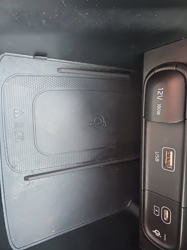 Certified 2024 Kia Telluride EX w/ EX Captain's Chair Package AWD/4WD image 18