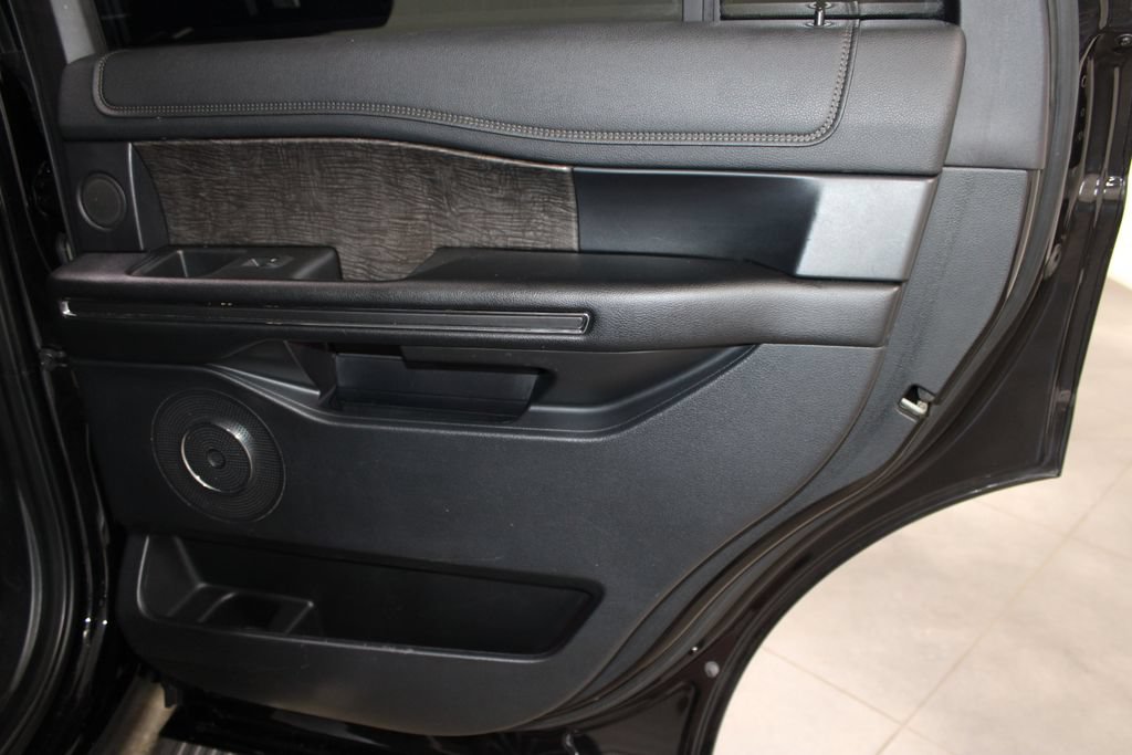 Used 2019 Ford Expedition Limited w/ Equipment Group 301A RWD image 27