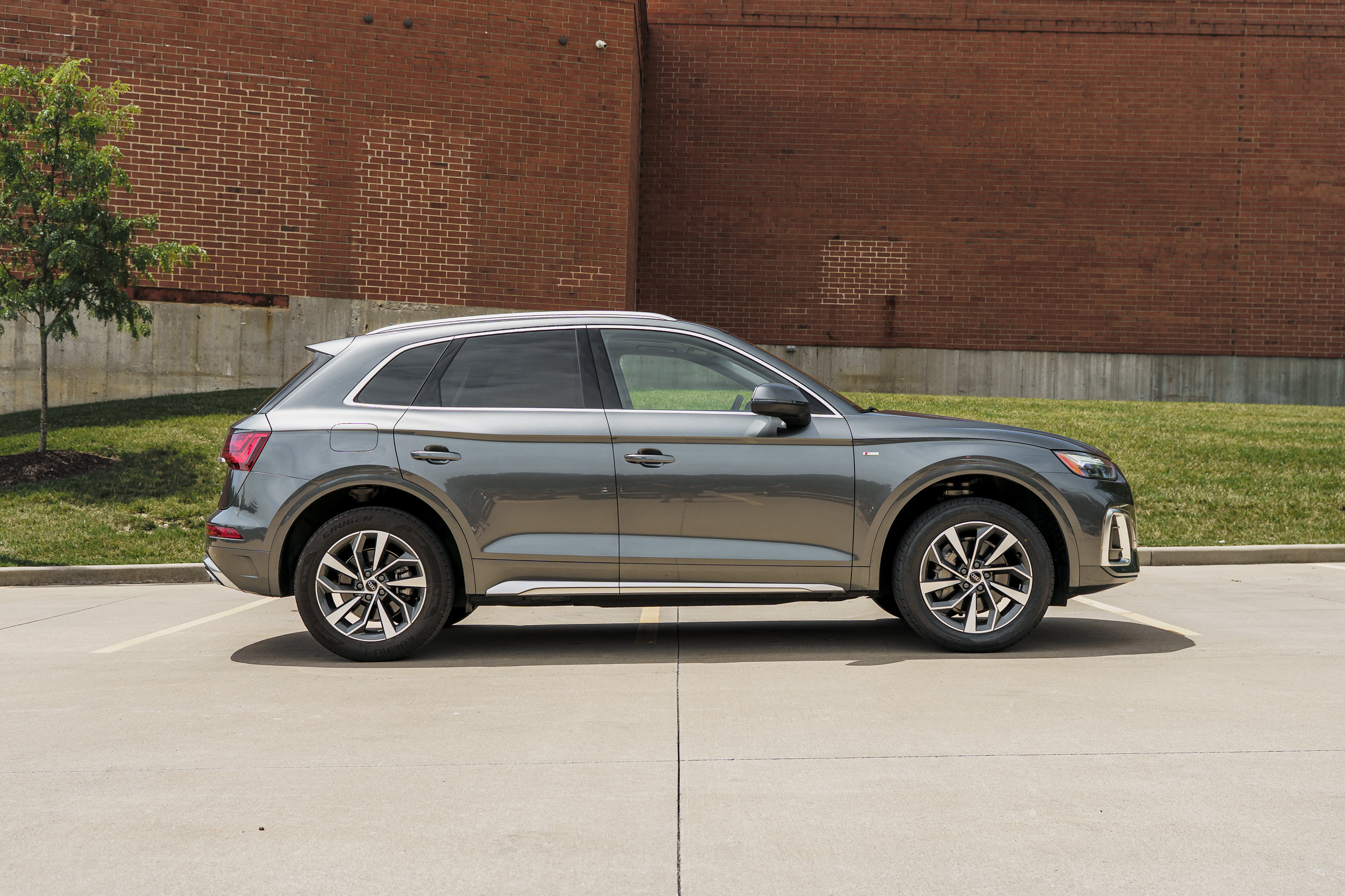 Used 2024 Audi Q5 2.0T Premium w/ Convenience Package AWD/4WD image 3