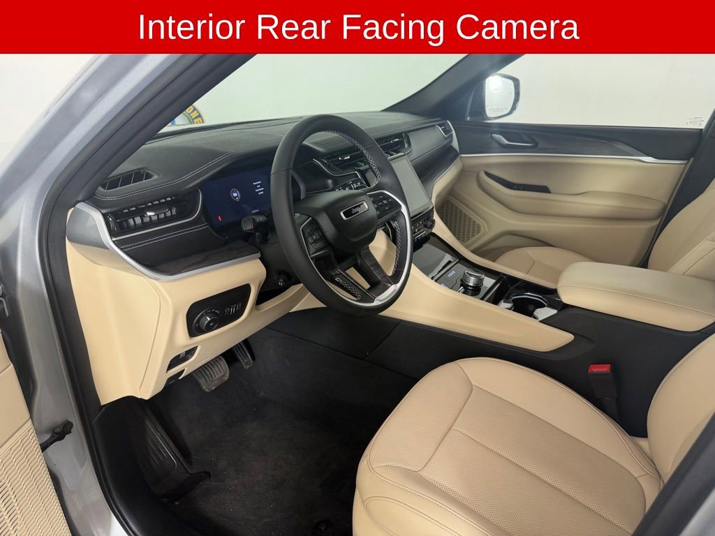 Used 2023 Jeep Grand Cherokee L Limited w/ Luxury Tech Group II AWD/4WD image 14