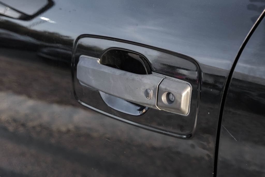 Used 2018 Nissan Titan SV w/ SV Convenience Package image 41