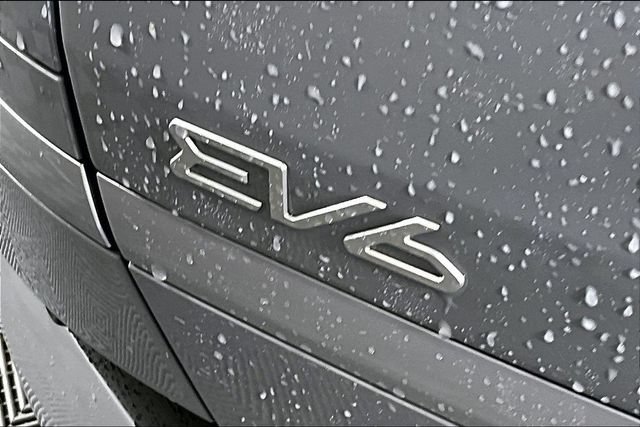 New 2025 Kia EV6 Light w/ Light LR Technology Package RWD image 9