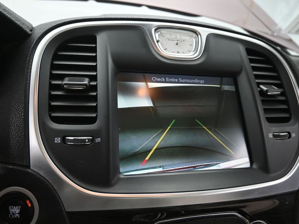 Used 2016 Chrysler 300 Limited image 35