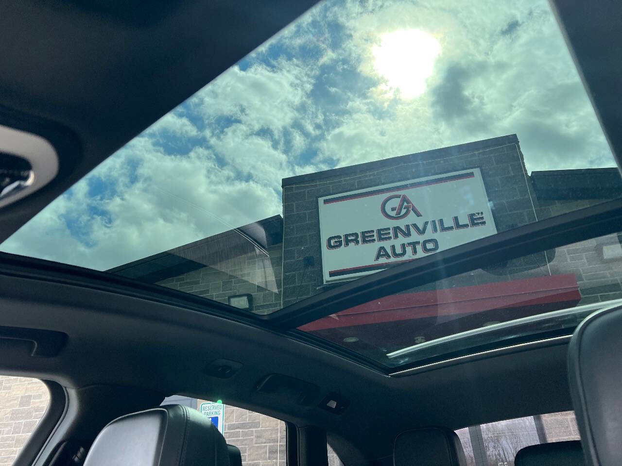 Used 2018 Porsche Macan image 25