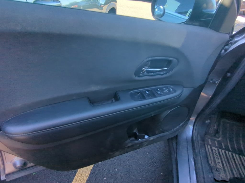 Used 2019 Honda HR-V LX image 8