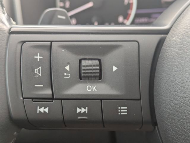 Used 2024 Nissan Rogue SV w/ SV Premium Package FWD image 25